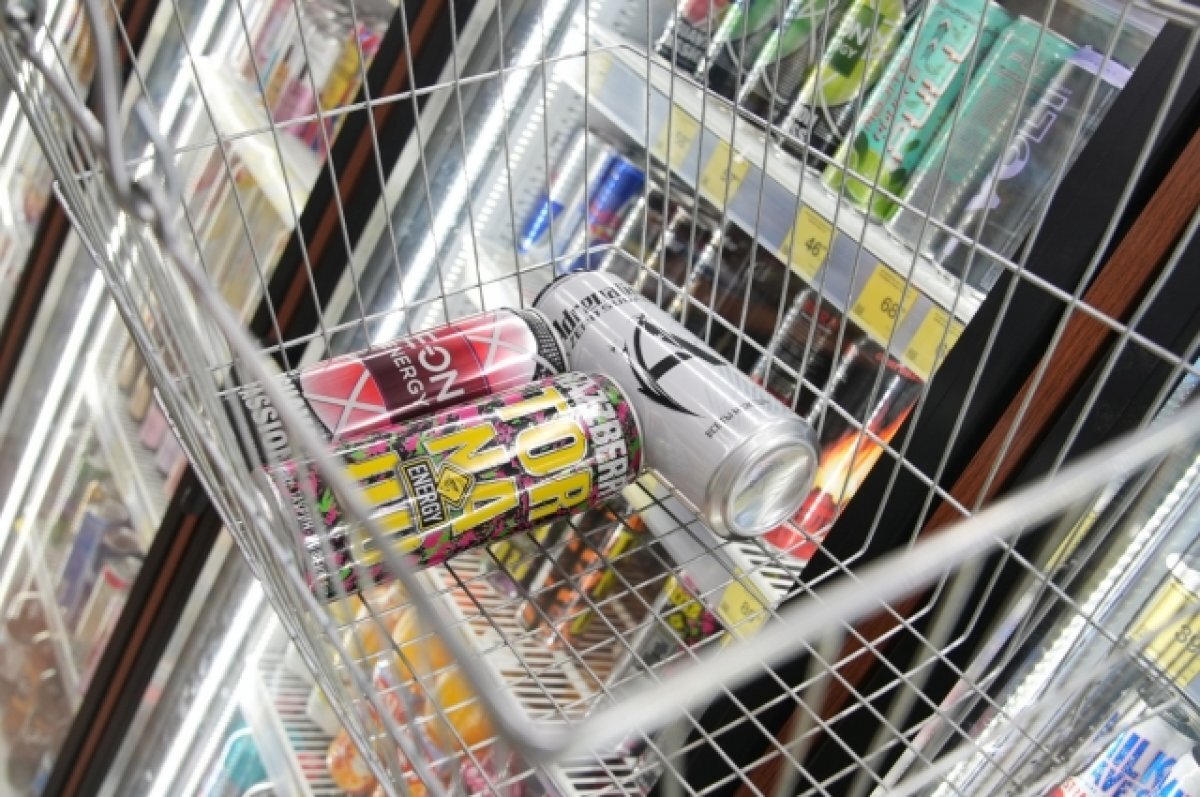    Сейчас продажу несовершеннолетним безалкогольных тонизирующих напитков федеральное законодательство не регулирует, решают регионы.