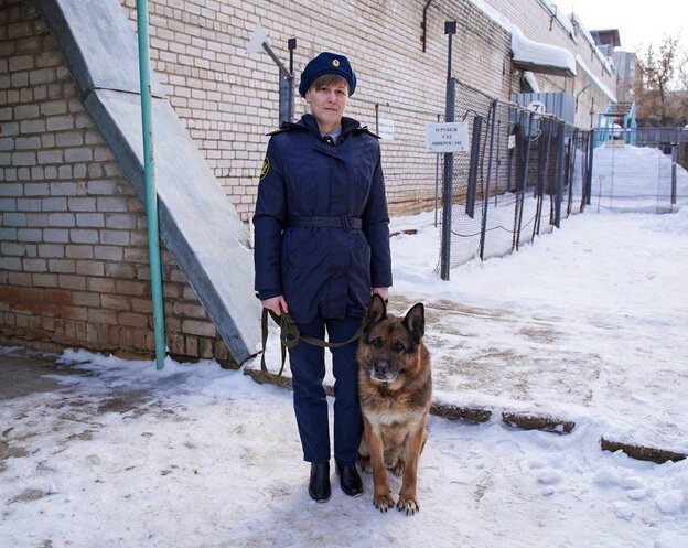    «Мужчины удивляются, кем я работаю». Кинолог УФСИН Кировской области Юлия Копосова рассказала об изнанке профессии