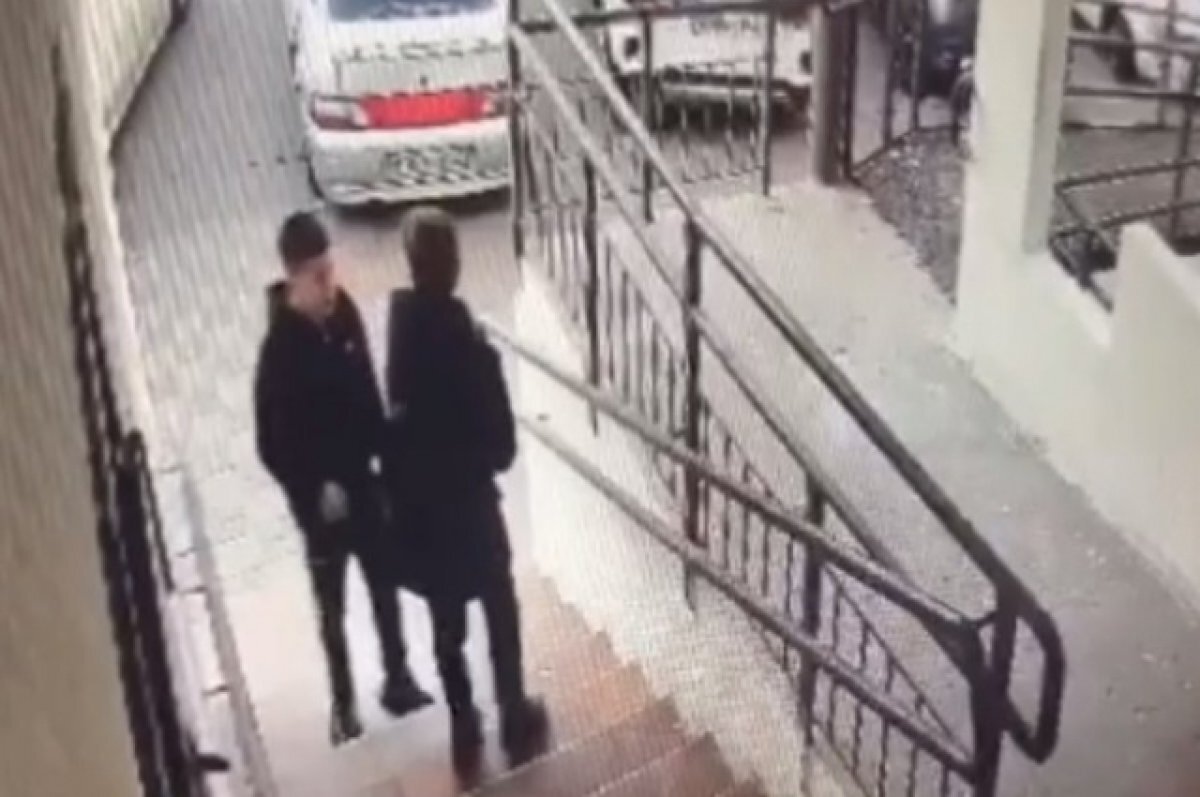    В Краснодаре подросток принудил двух детей отдать ему деньги и сладости