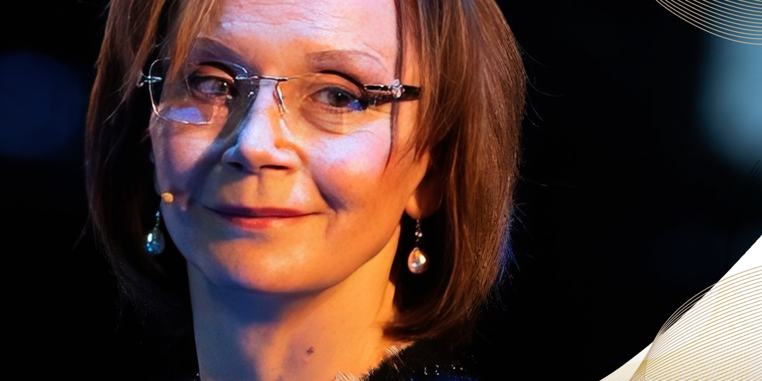 Поздравления с днем рождения принимает народная артистка РСФСР Ирина Петровна Купченко.