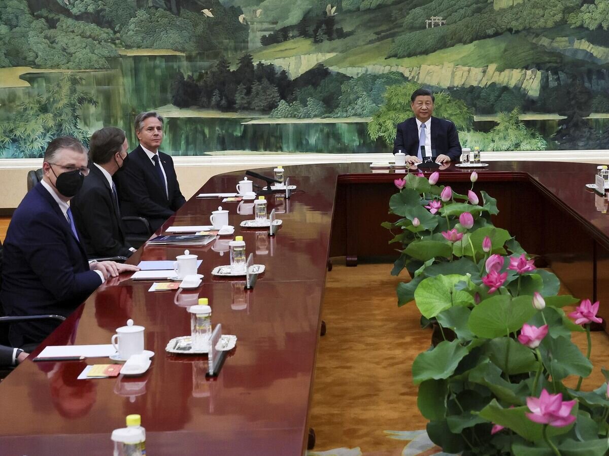 Председатель КНР Си Цзиньпин и госсекретарь США Энтони Блинкен во время переговоров в Пекине© AP Photo / Leah Millis