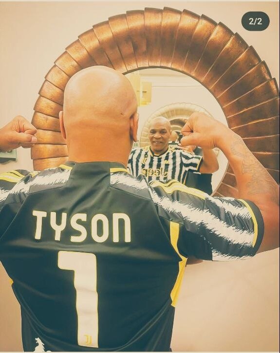 Видимо, Тайсон решил занять роль голкипера в стане "Ювентуса"