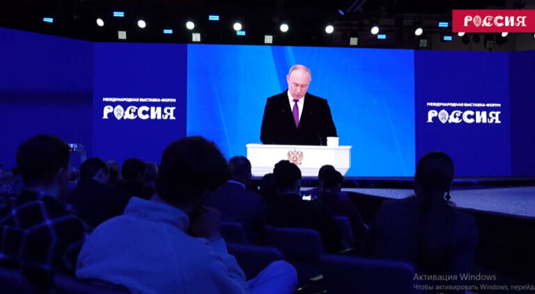    Посетители Выставки «Россия» поддержали меры, предложенные Президентом Владимиром Путиным Марина Шарт