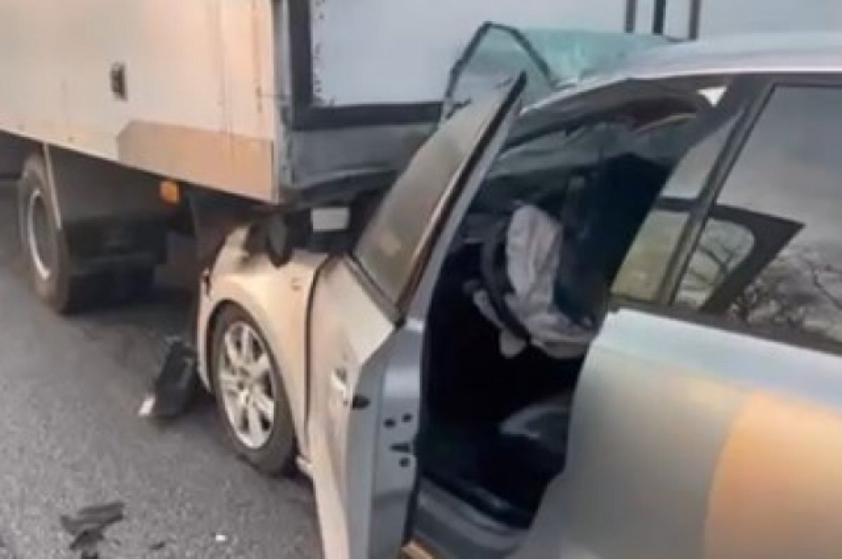    На Кубани в ДТП с грузовиком погиб пассажир легковушки