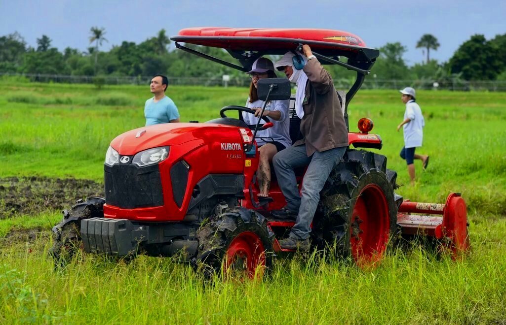 Так выглядит современный японский малогабаритный трактор Кубота 2021 года выпуска