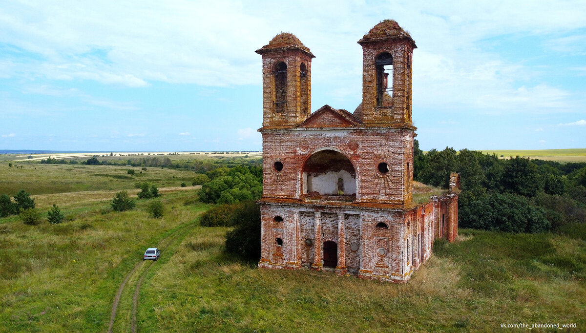 (Пензенская область, Пачелмский район, с.Порошино) В 1719 году – село Порошино принадлежало дворянину Василию Дмитриевичу Алсуфьеву. Населенный пункт входил в состав Нижнеломовского уезда.