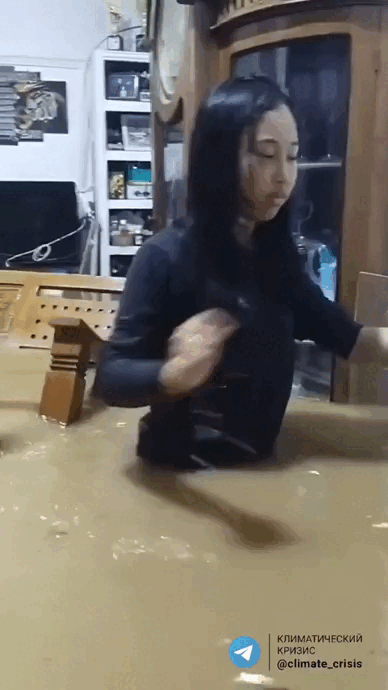 Затапливало даже комнаты и подвальные помещения