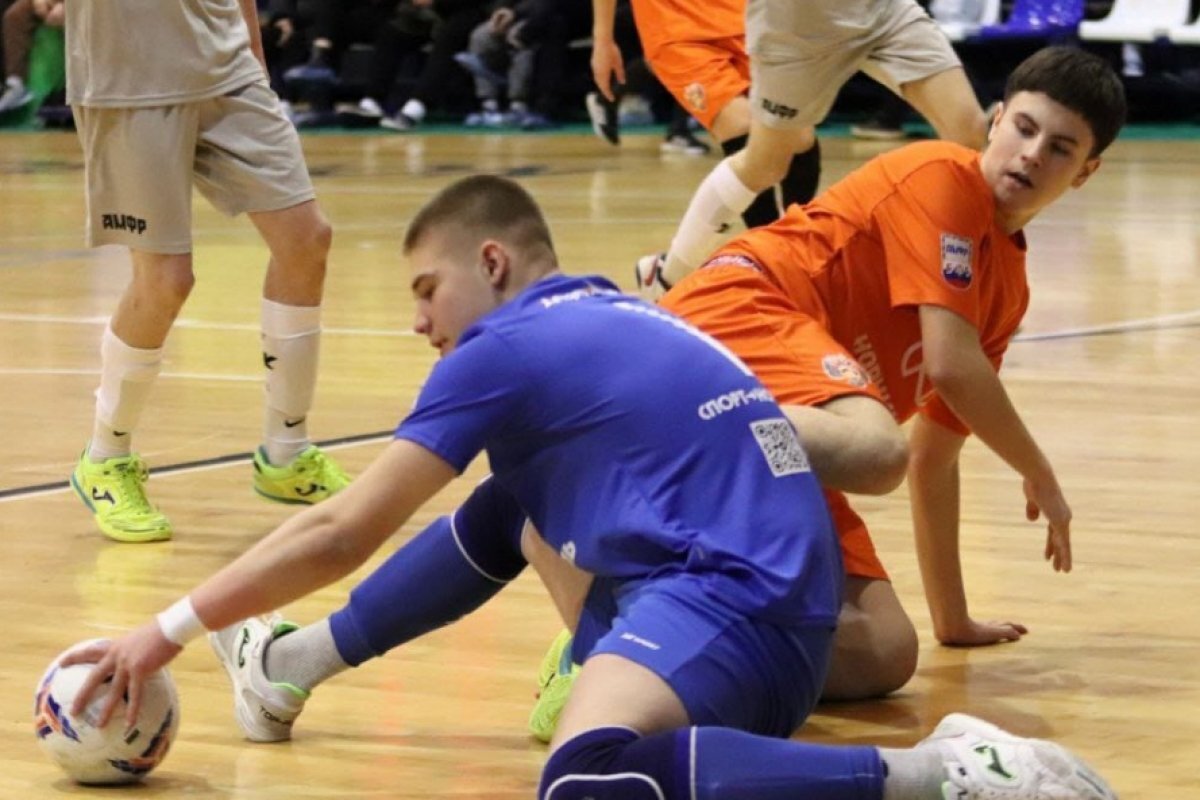    Юные хабаровчане завоевали серебро на всероссийском турнире по мини-футболу