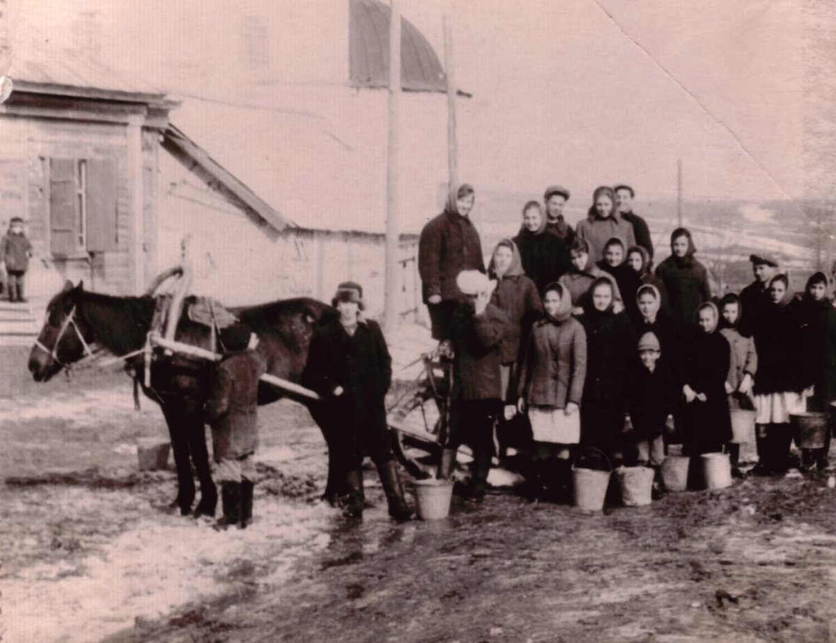 фотография послевоенного времени. Фото Девонин В.М.