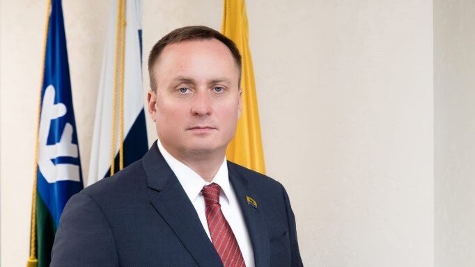    Председатель Думы Сургута поздравил югорчан с Днём защитника Отечества