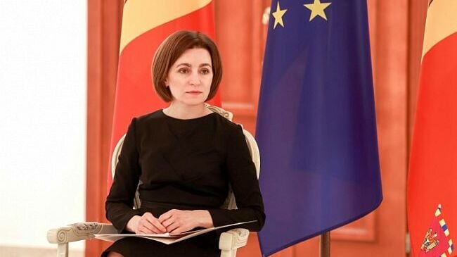     «Мы ничего не имеем против русских, но мы — против русских танков», — заявила президент.