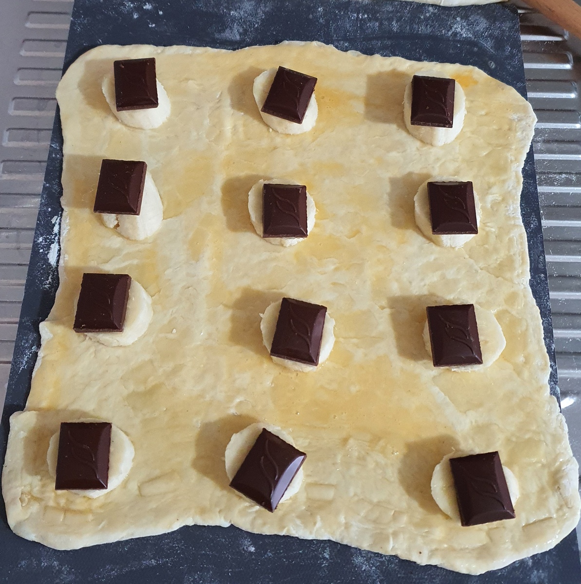 сладкие слойки. закусочные рулеты из слоеного теста. пирожки тз солёного теста. простые рецепты из готового теста. выпечка из слоенноготеста.