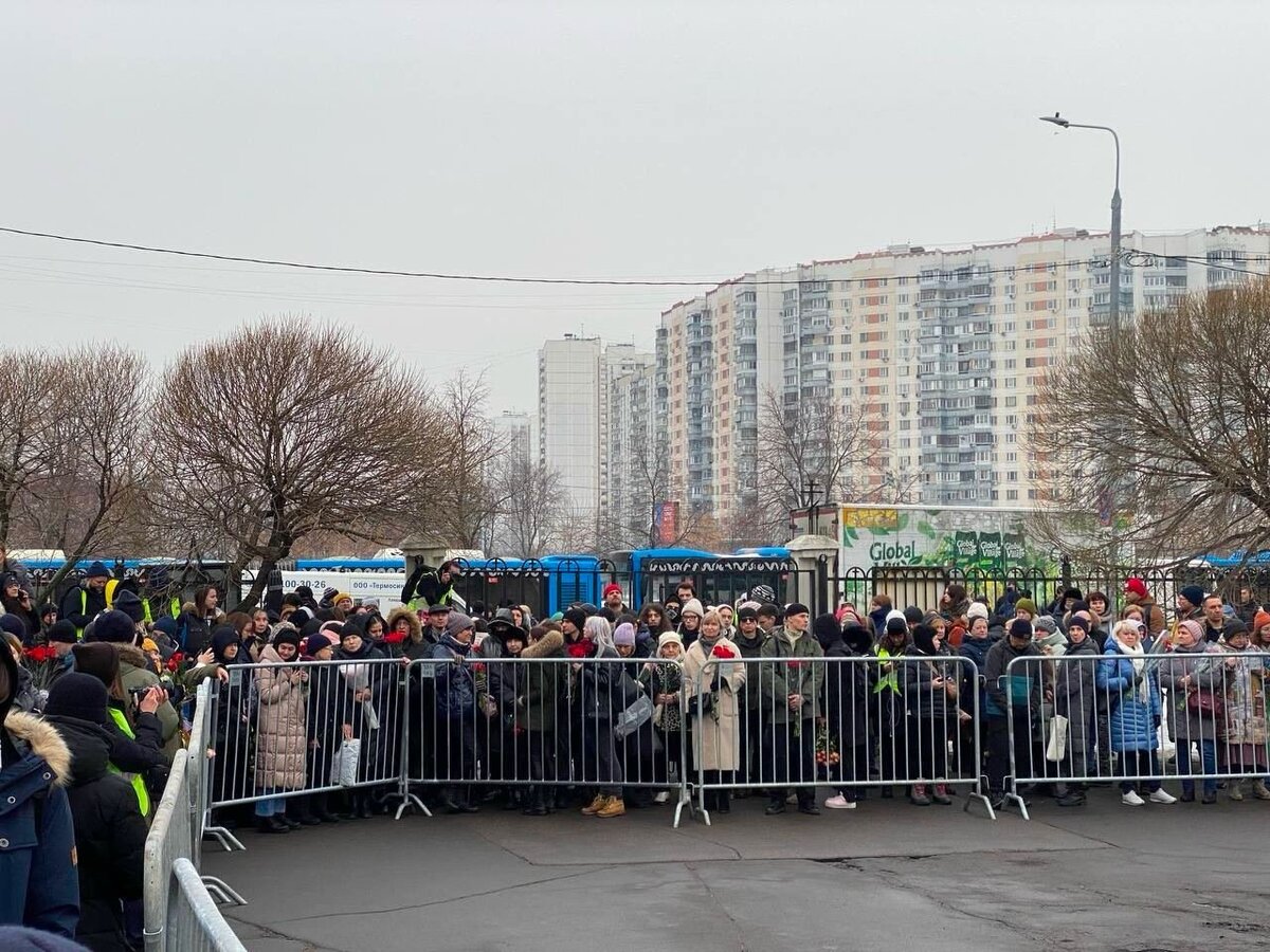 митинг на похоронах навального