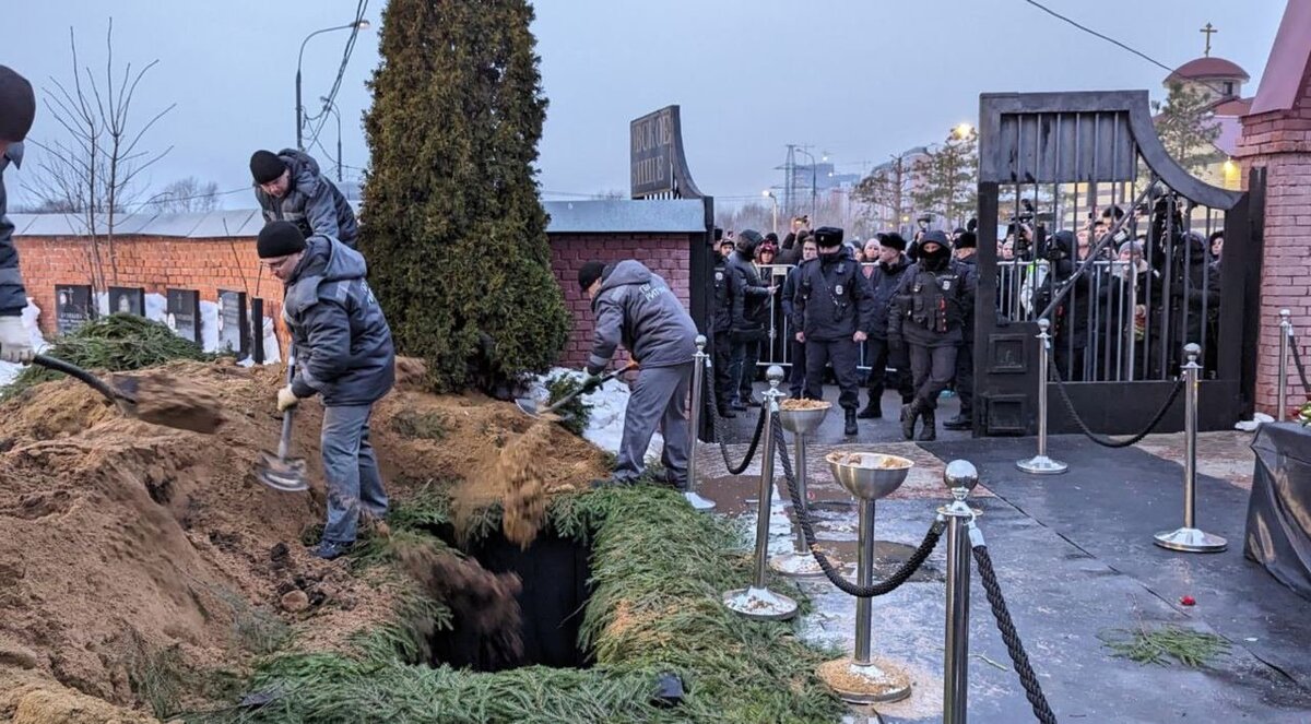 Пpoщание с Навальным: Онлайн-фоторепортаж. 19:00 - 10:00 1 марта. Как  прошел этот грусный и значимый день | Куда идём? | Дзен