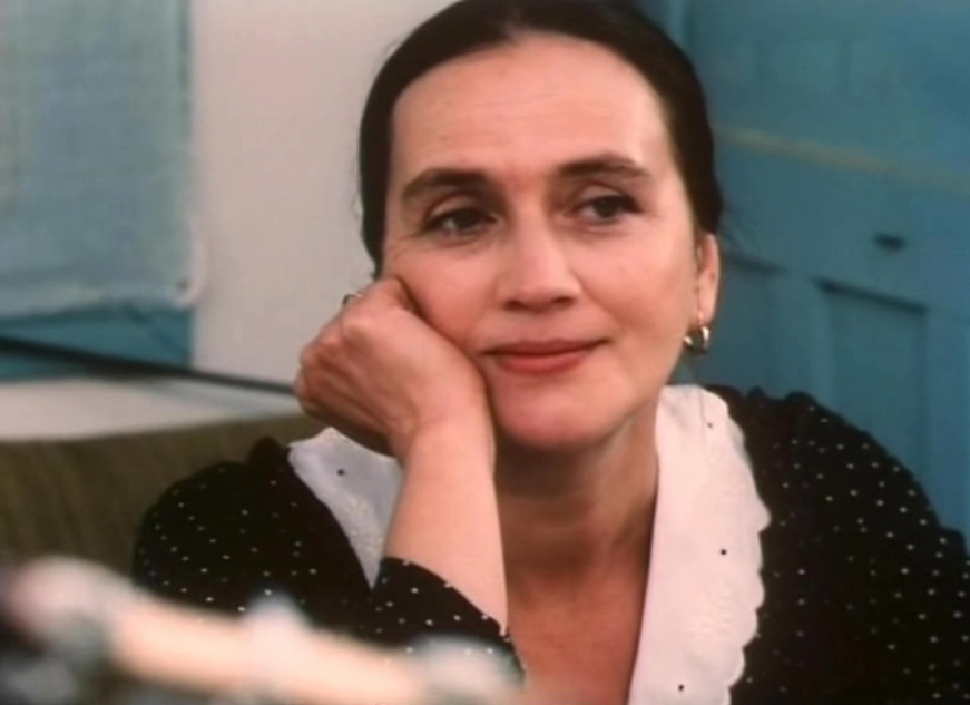 Ирина Бунина в фильме "Премьера в Сосновке"