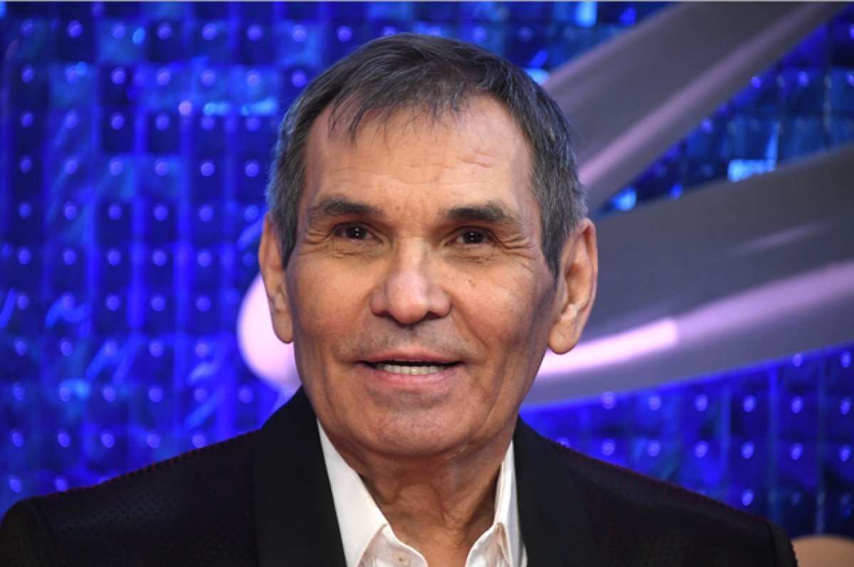    Mash: Бари Алибасова выписали из больницы после требований жены