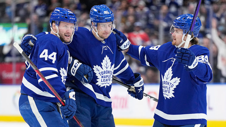    Илья Любушкин (в центре) возвращается в старую команду. Global Look Press