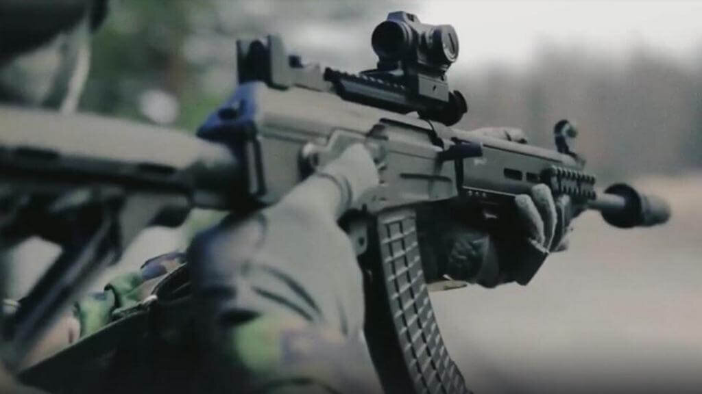 Былая ориентированность финнов на советские системы вооружения объясняется просто. Во-первых, они имели возможность, как говорится, на собственной шкуре и актуальных природно-климатических условиях оценить эффективность продукции нашей оружейной школы и даже активно эксплуатировали трофейные образцы. Во-вторых, Финляндии было выгодно приобретать советские вооружения, расплачиваясь, например, книжно-журнальной бумагой, изготовленной из дешёвой советской целлюлозы с помощью дешёвой энергии, полученной из газа также «коммунистического» происхождения