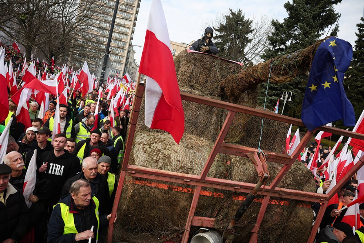    Польские фермеры заблокировали границу с Литвой из-за украинского зерна