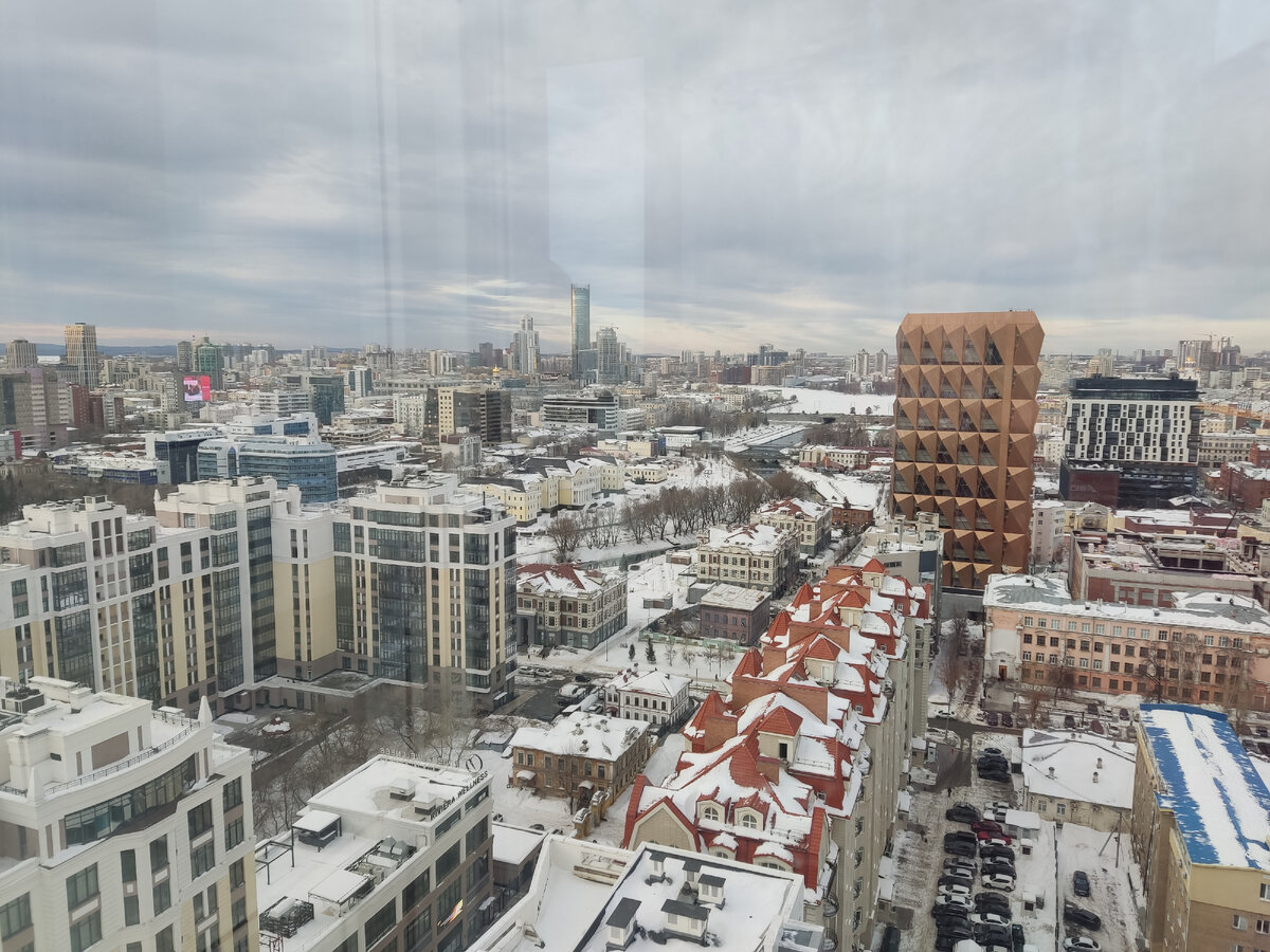 Вид на город с 24 этажа гостиницы