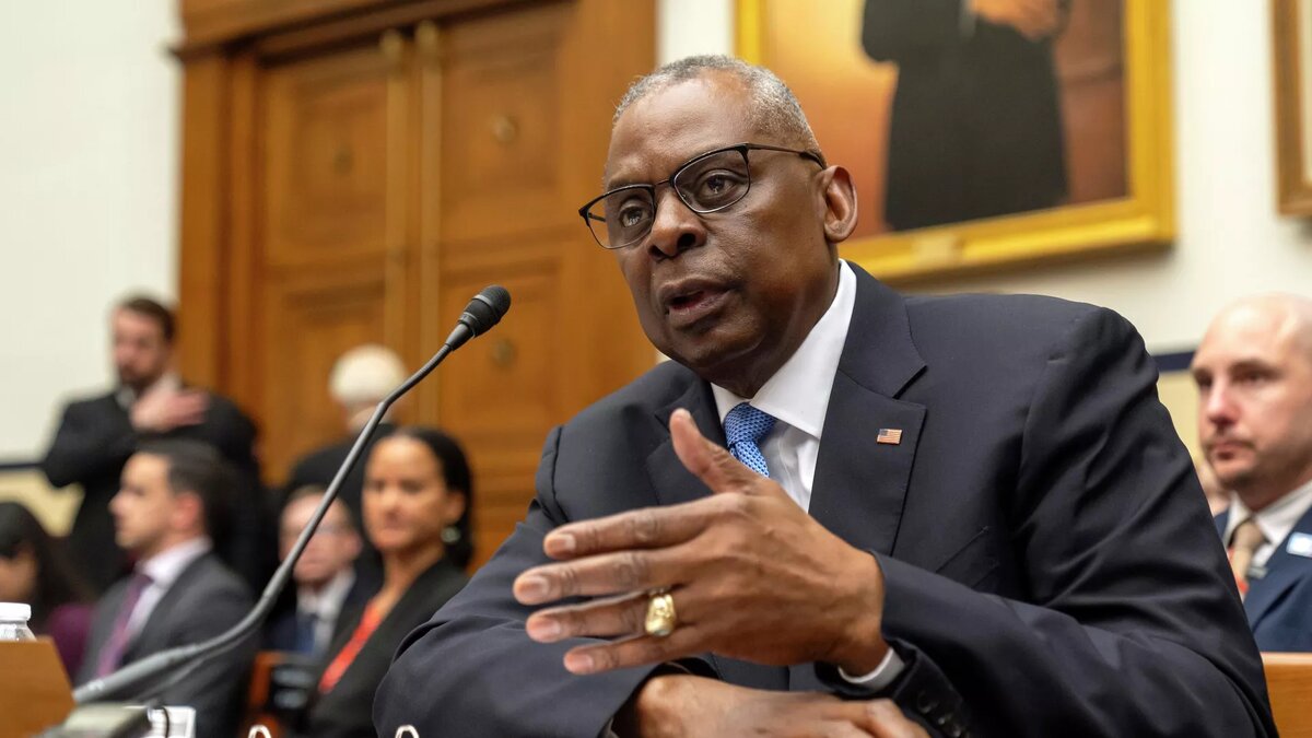 © AP Photo / Mark Schiefelbein