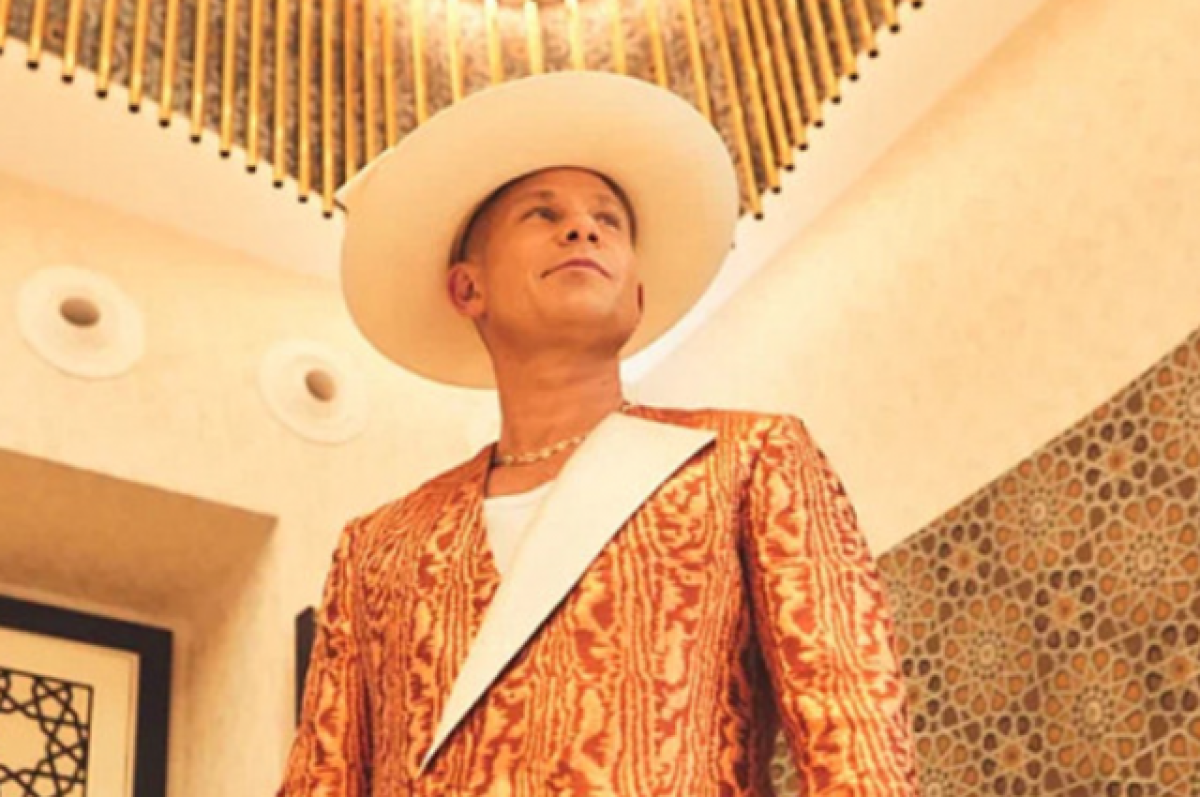    Певец из Новосибирска Митя Фомин рассказал о травле в школе