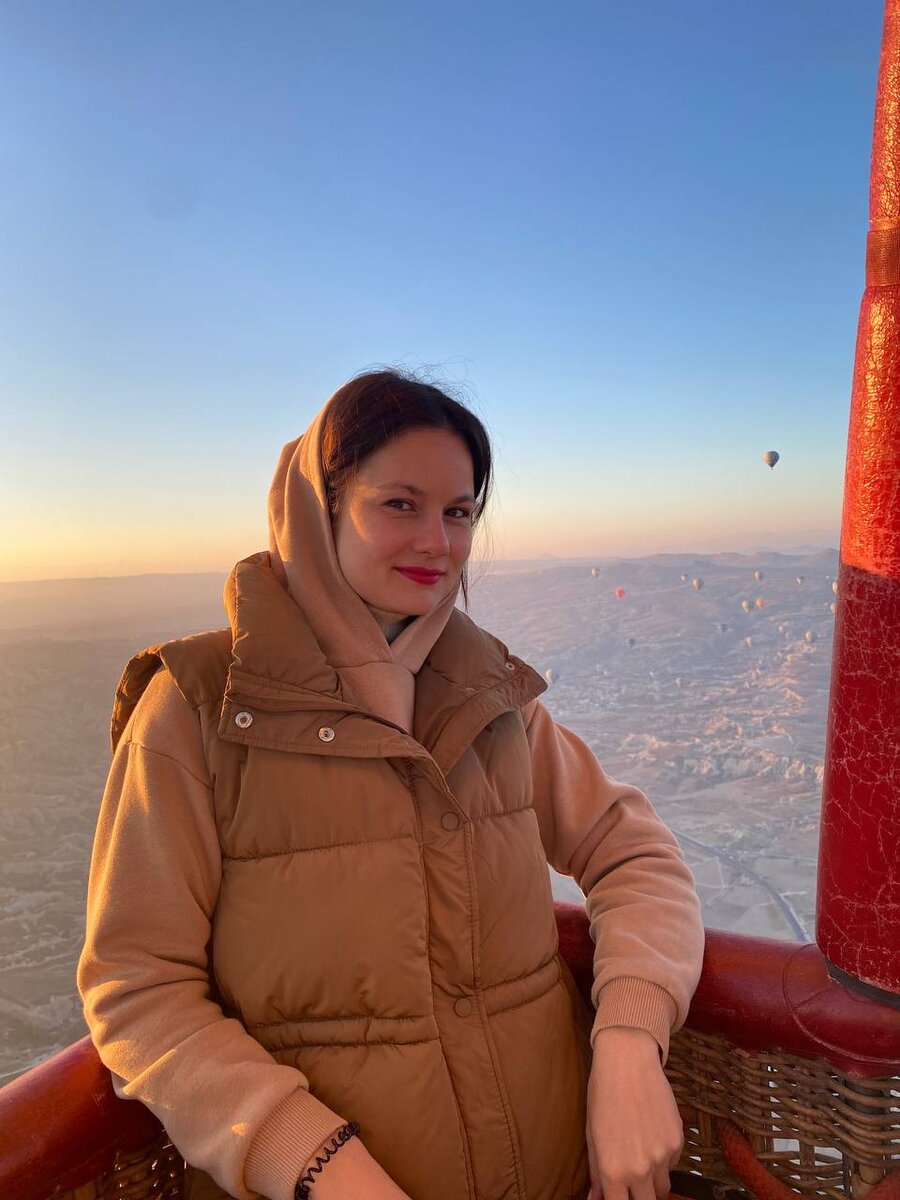 Это Анна, наш волонтер