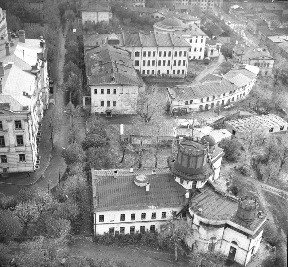 Двор Казанского университета. Вторая половина XX века. Фотография Ю.И. Фролова из фондов Научной библиотеки КФУ