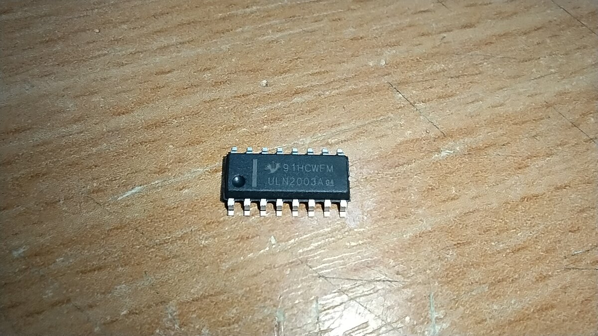 Сборка транзисторов Дарлингтона LN2003