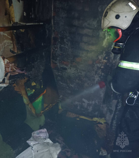    В Фурманове пожарные спасли из горящей квартиры пьяного мужчину