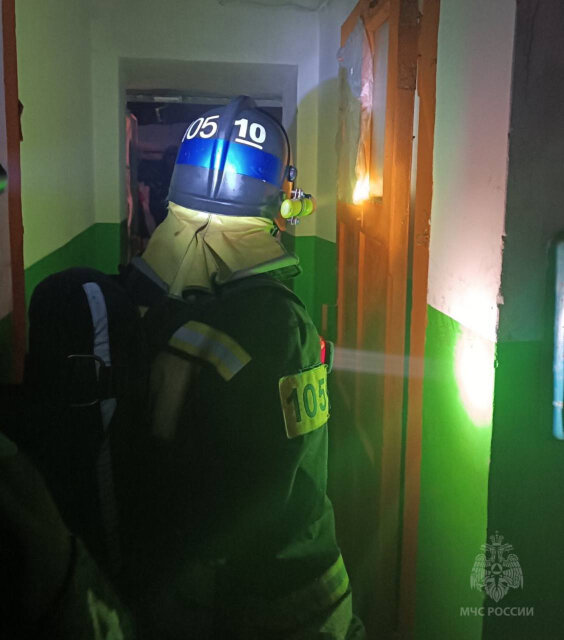    В Фурманове пожарные спасли из горящей квартиры пьяного мужчину