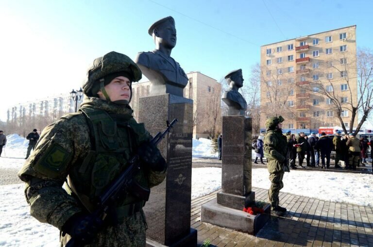    В Оренбурге почтили память воинов-десантников Псковской дивизии ВДВ Марина Шарт