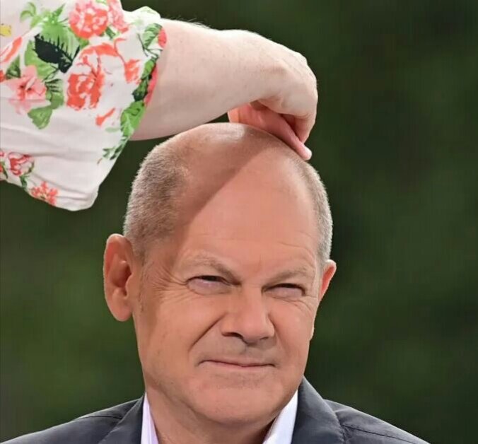 Всё время на Олафа все давят...