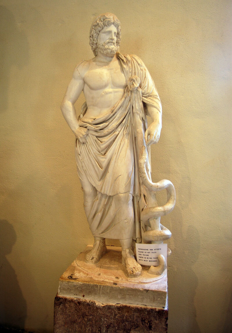 Аскле́пий (др.-греч. Ἀσκληπιός), или Эскулап (лат. Aesculapius) - в древнегреческой и древнеримской мифологиях бог медицины и врачевания.