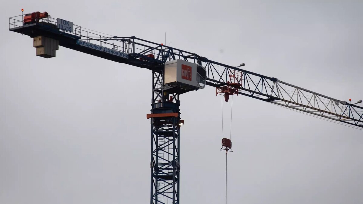     Жители Бора снова попросили властей отказаться от строительства школы возле озера Бездонное. Об этом они написали в соцсетях.