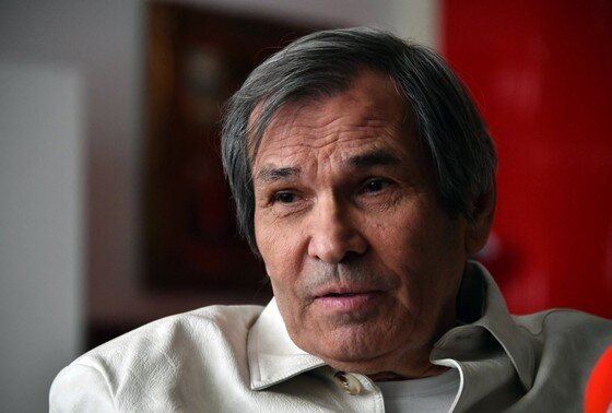    Бари Алибасов