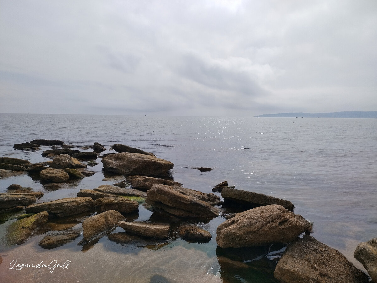 Импровизированные буны из камней