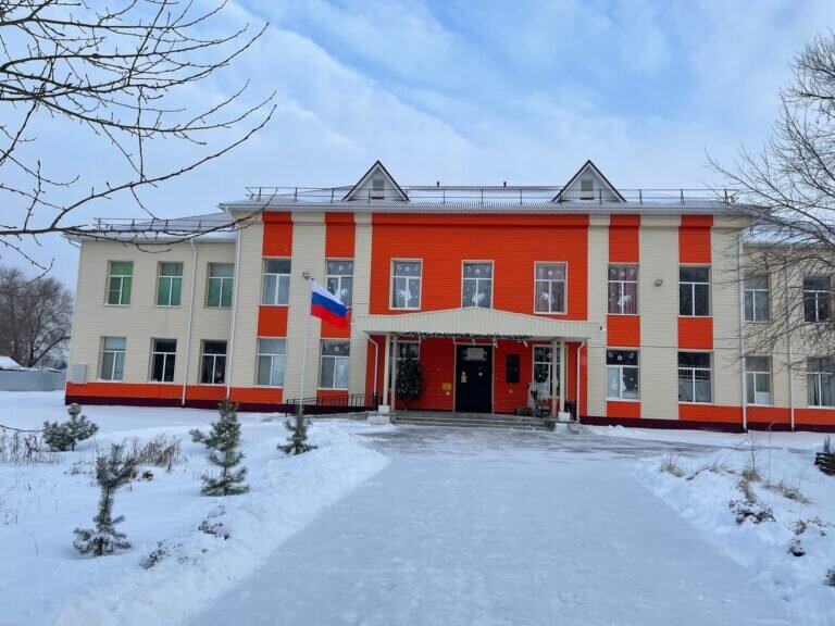    Школу №65 Оренбурга с 4 марта закроют, ученики переходят на дистант Кристина Просвиркина