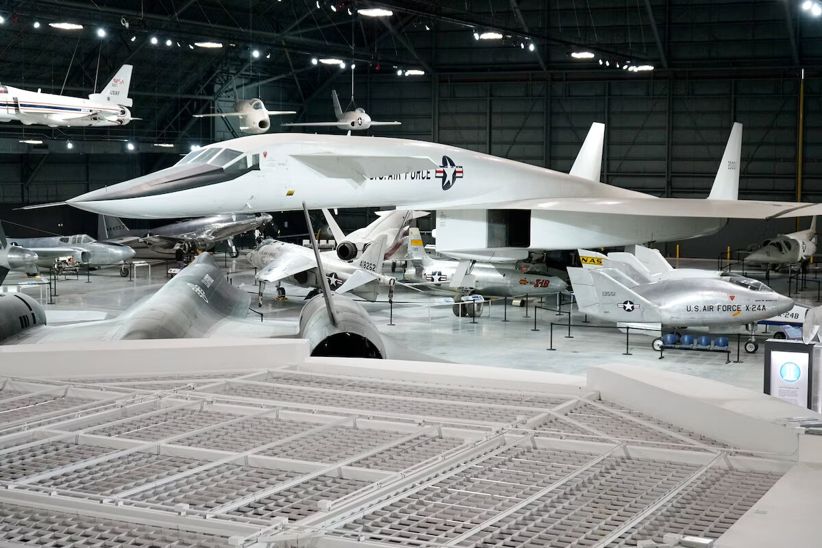 Опередивший время. North American XB-70 Valkyrie. Самый быстрый  бомбардировщик в истории авиации США. Книга (часть 3). | Гоночный  авиатор-дилетант. | Дзен