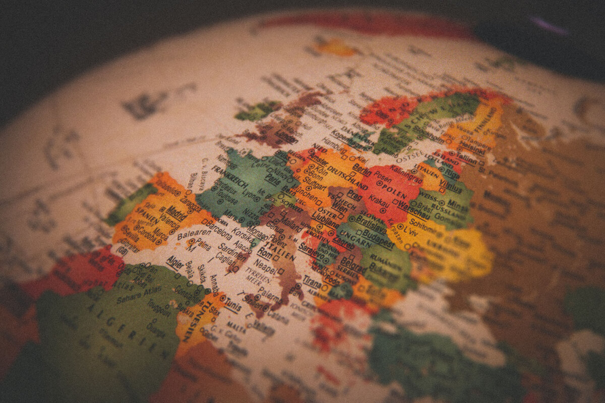 Карта Европы / unsplash / Christian Lue