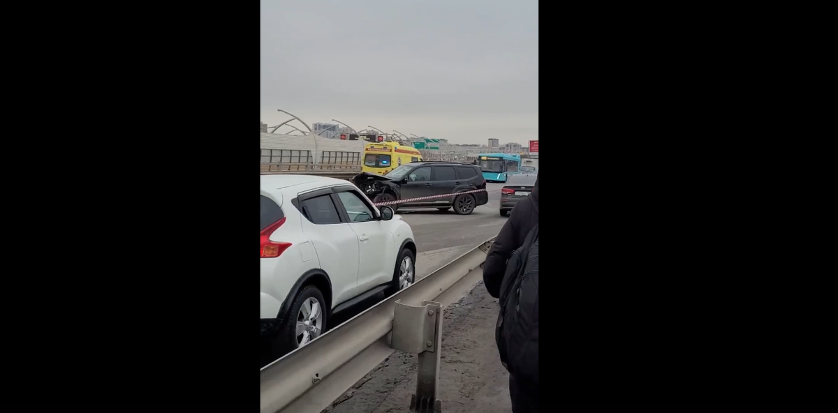 © Стоп-кадр видео vk.com/ ДТП и ЧП Санкт-Петербург/ Кирилл Горшелёв