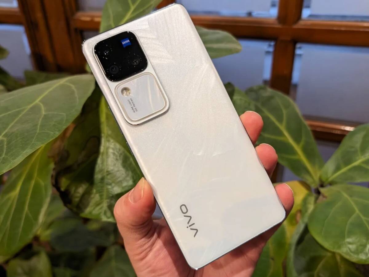    «Середняк с камерами Zeiss». Первые обзоры vivo V30 Pro