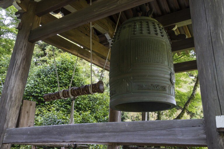 По прибытии Фань Чжунъянь сначала участвовал в общих трапезах, присоединяясь к монахам под звуки колокола. (Picture Partners via Dreamstime)