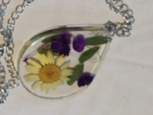 Готовый кулон, подарила кому-то