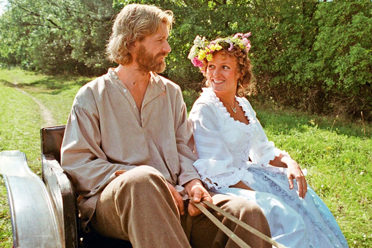 Наталья Андрейченко в роли Катерины Измайловой и Александр Абдулов в роли Сергея в фильме "Леди Макбет Мценского уезда", 1989. Источник: Кинопоиск 