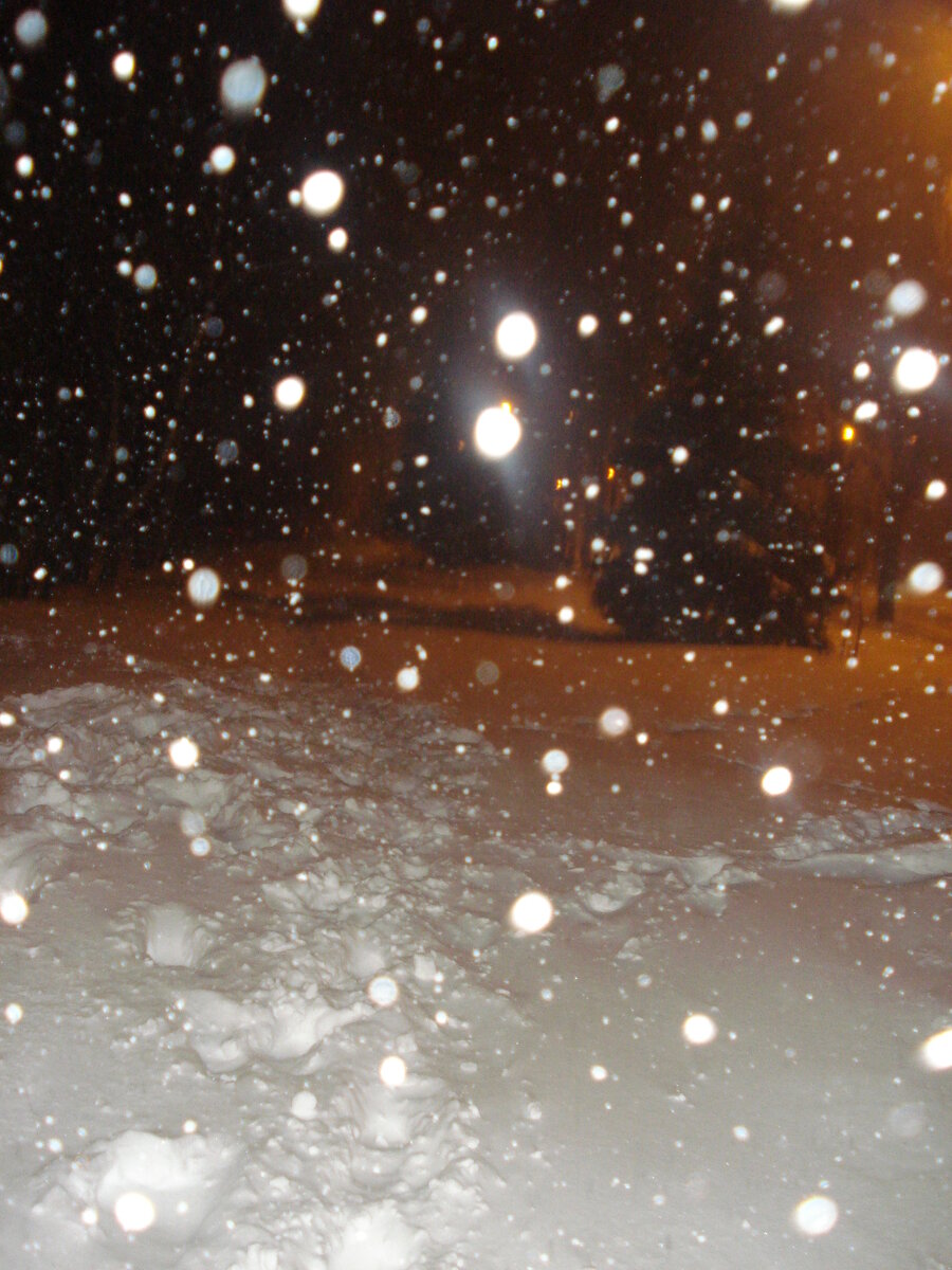 Просто снег, не плазмоиды.