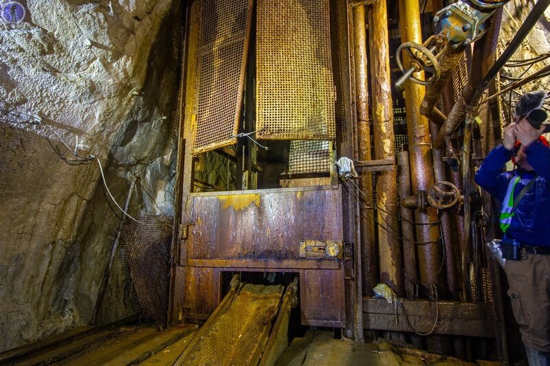 Сегодня мы снова продолжаем серию статей о огромном действующем руднике "2-й Советский" в горах Дальнегорска, где мы побывали на подробной экскурсии и посмотрели как происходит добыча руды от и до.-2