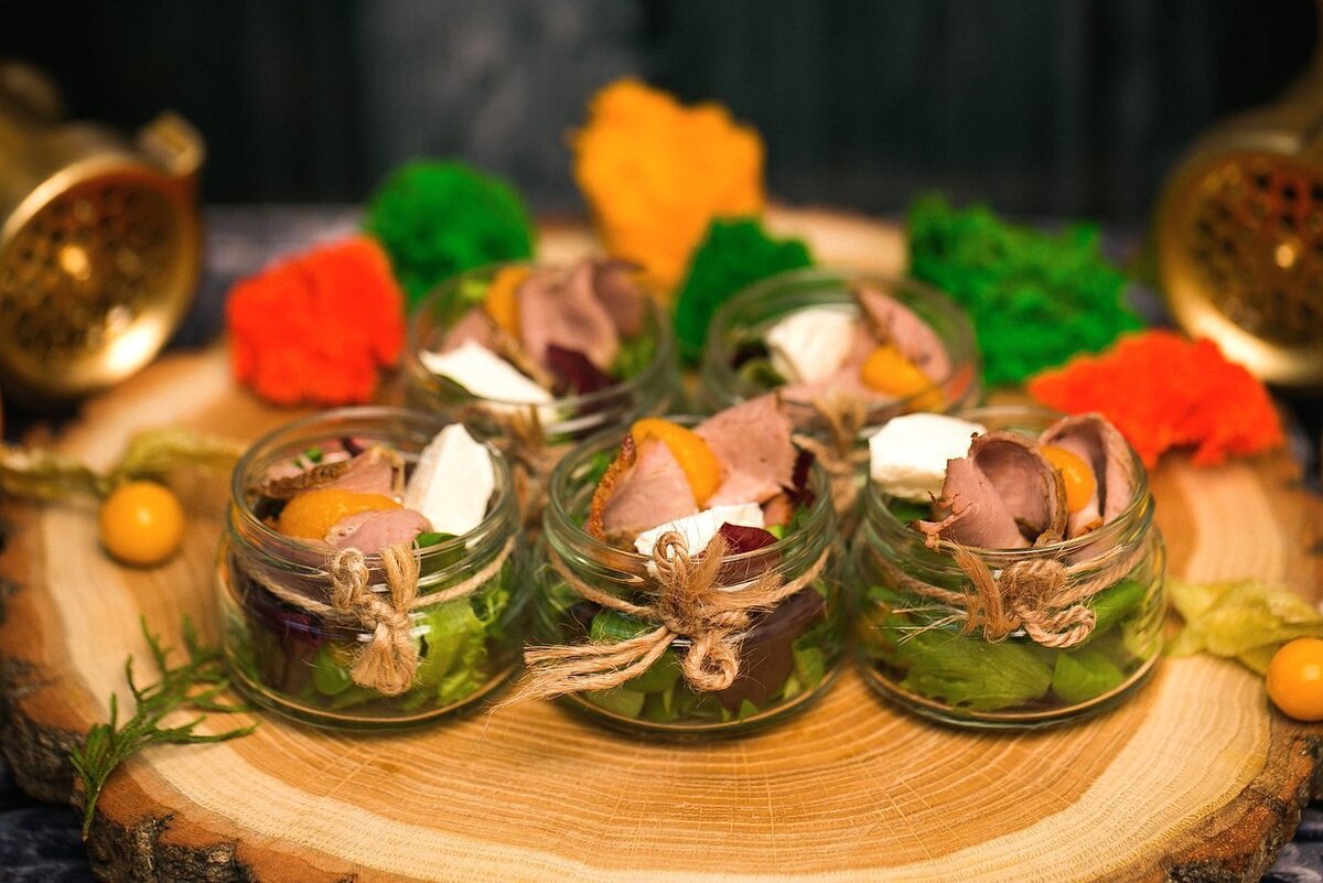 Вкусные и простые салаты на 8 марта - shop.m-catering.ru