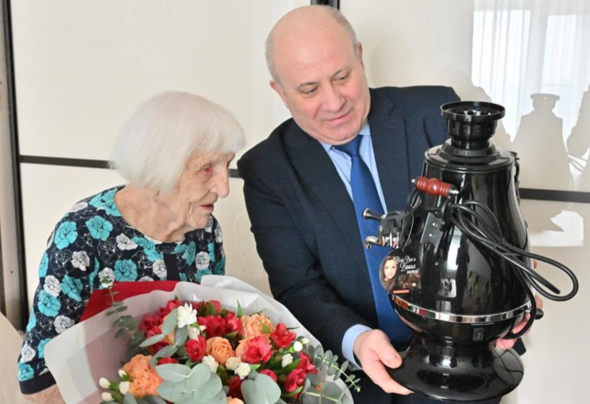    Труженица тыла из Хабаровска отметила 100-летний юбилей