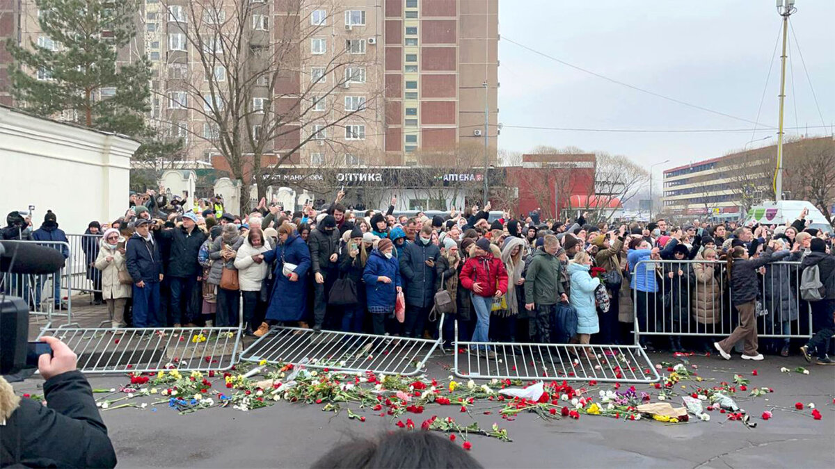 Платная трансляция похорон навального